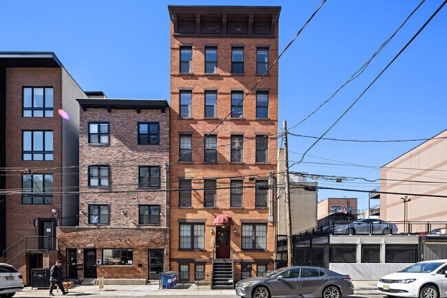 Building Photo - 508 Grand St