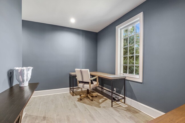 Building Photo - 849 Lake Ave