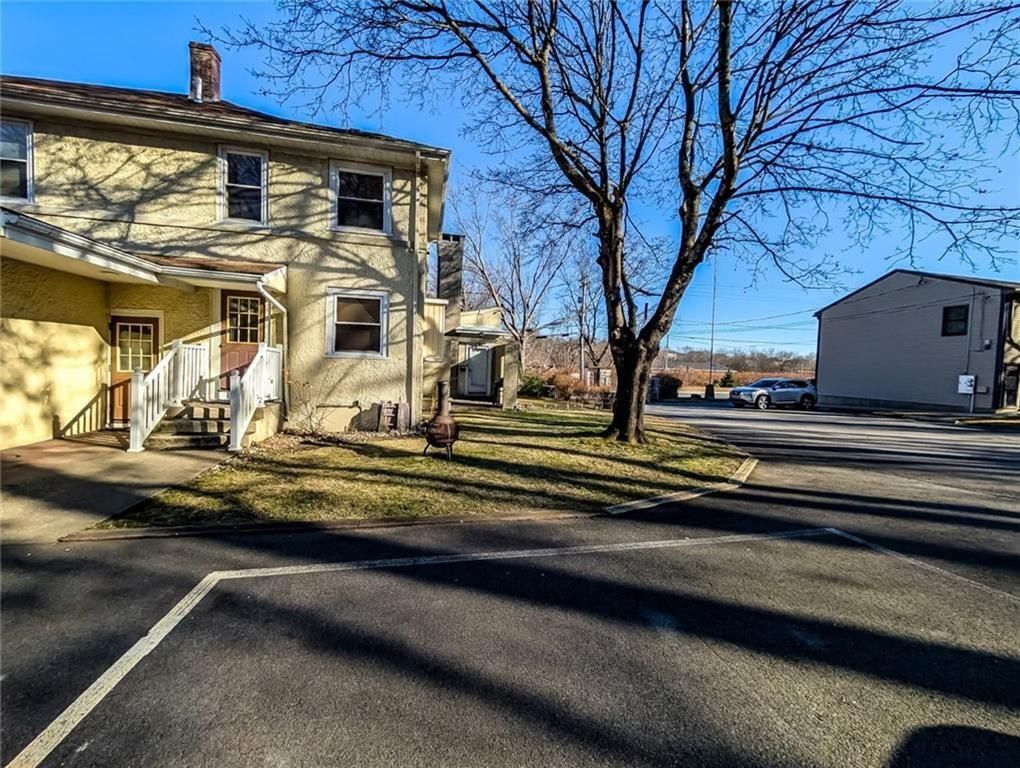 Building Photo - 1423 Manville Rd