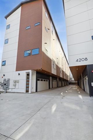 Building Photo - 4208 Live Oak St