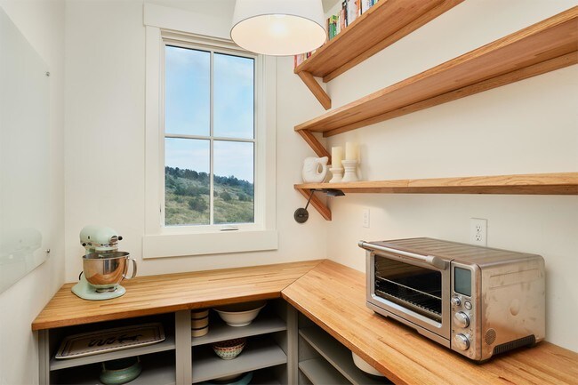 Building Photo - 4035 Cedar Heights Dr