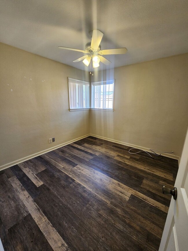 Building Photo - Two Bedroom Duplex in Downtown 29 Palms!