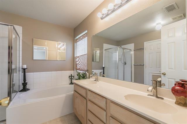 Building Photo - 8301 Clearbrook Dr
