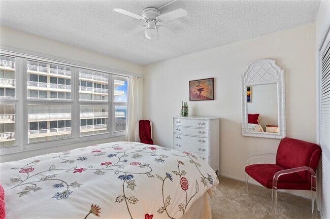 Building Photo - 4010 Galt Ocean Dr