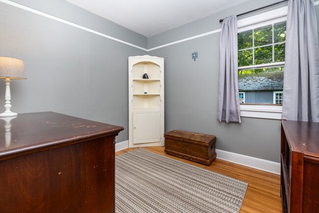 Building Photo - 256 Baldwin Hill Rd