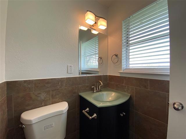 Building Photo - 6510 Cinnamon Oaks Dr