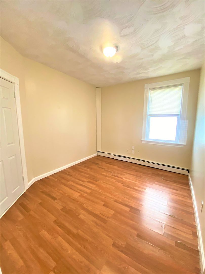 Building Photo - 124 Harold St