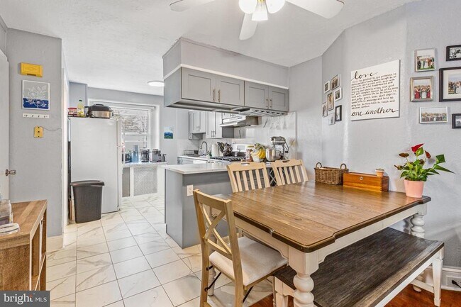 Building Photo - 158 Montgomery Ave