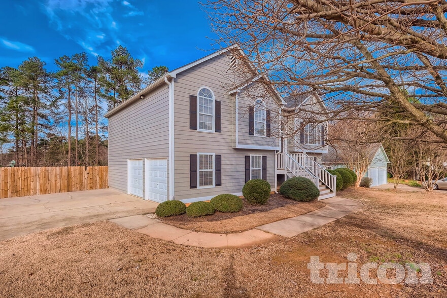 Building Photo - 3020 Lake Park Ct