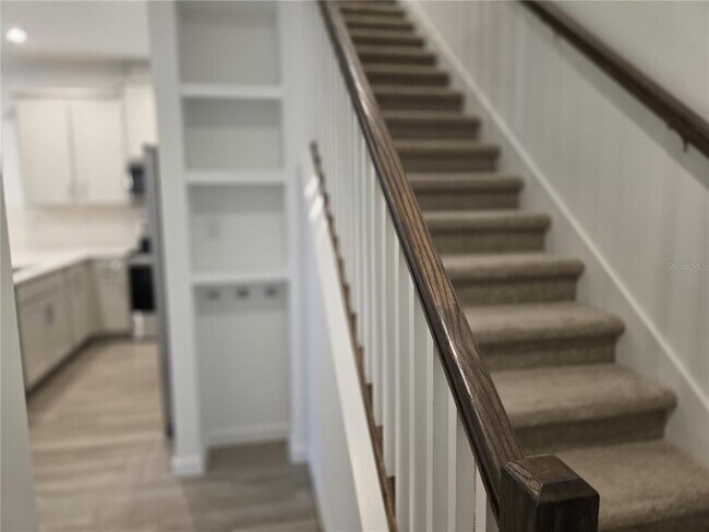 Building Photo - 9835 Walkway Dr