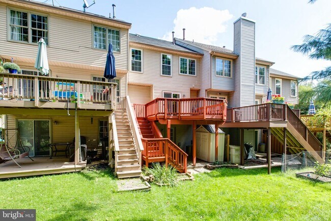 Building Photo - 6213 Stratford Ct