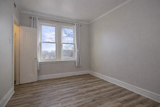 Building Photo - 6702 S Wood St