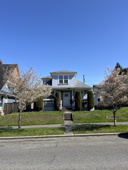 Building Photo - 3205 Norton Ave