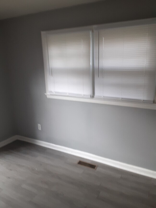 Building Photo - 903 Jefferies Ave