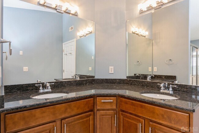 Building Photo - 34 Chimney Ct