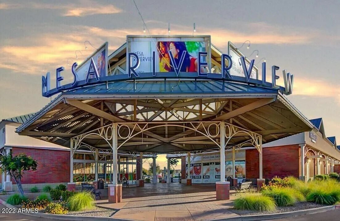 Building Photo - 280 S Evergreen Rd