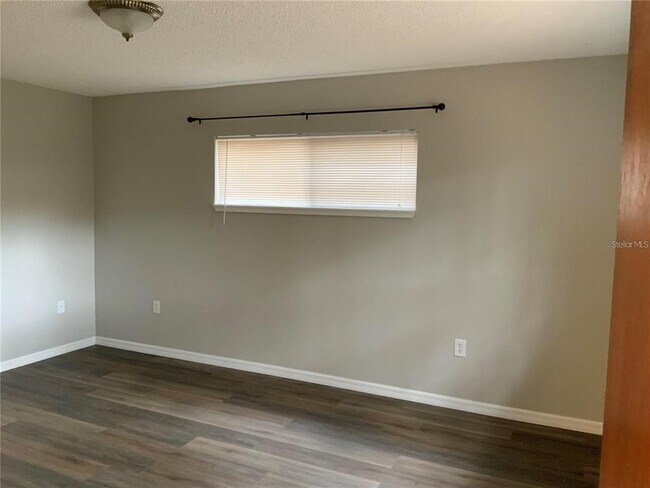 Building Photo - 2067 Red Cedar Ln