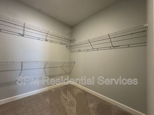 Building Photo - 618 Condo Club Dr