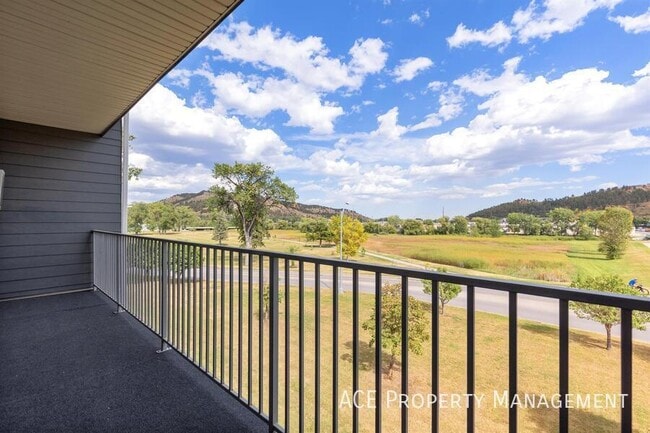 Building Photo - 717 Dakota Dr