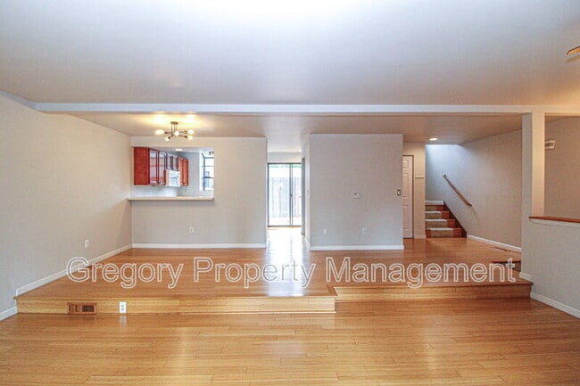 Building Photo - 9828 NE 137th St