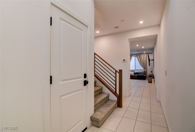 Building Photo - 9246 Rampa St