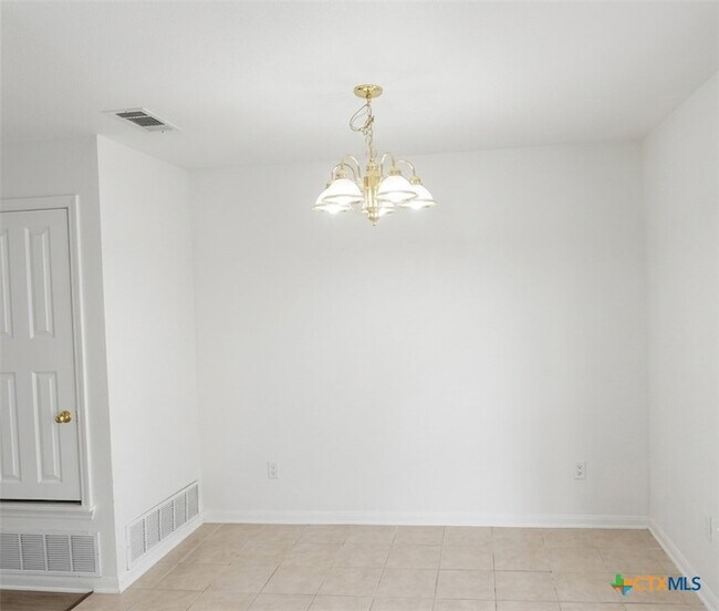 Building Photo - 305 Cedar Ridge Dr