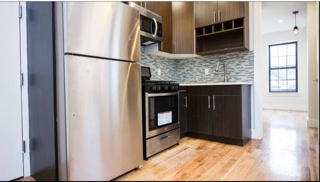 Building Photo - 562 Wilson Ave