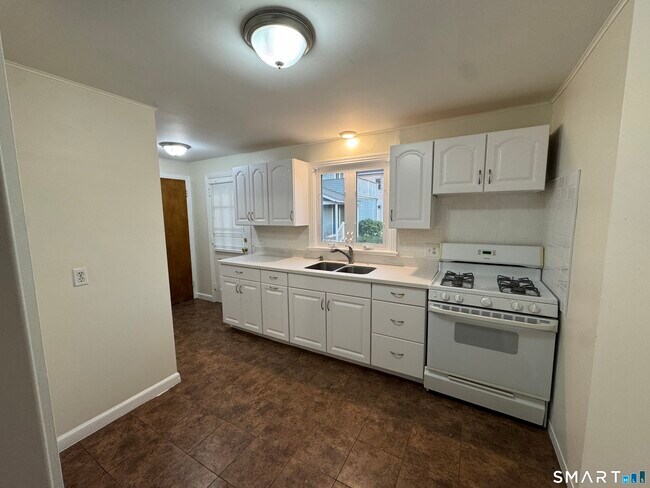 Building Photo - 1164 Whitney Ave