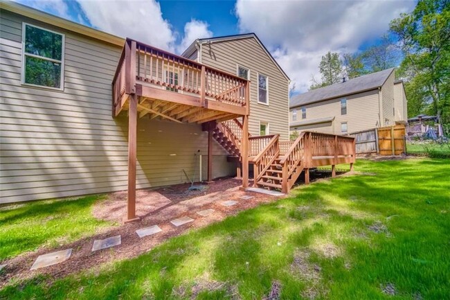 Building Photo - 2218 Woodfern Dr