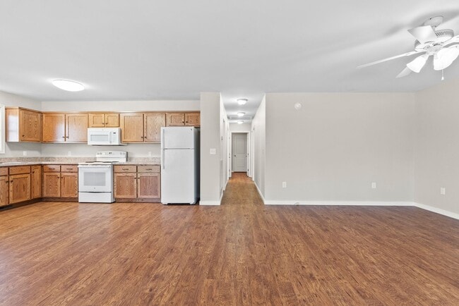 Building Photo - 3-Bedroom in Town of Farmville with Privacy and Convenience!