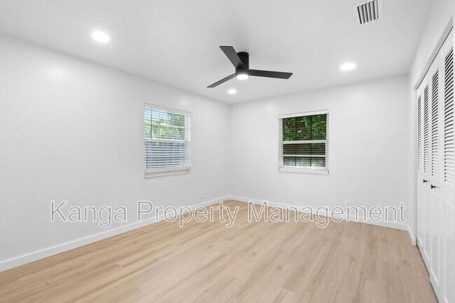 Building Photo - 800 Tropic Blvd