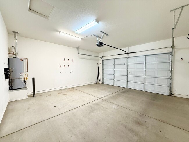 Building Photo - BEAUTIFUL GRANVILLE HOME!
