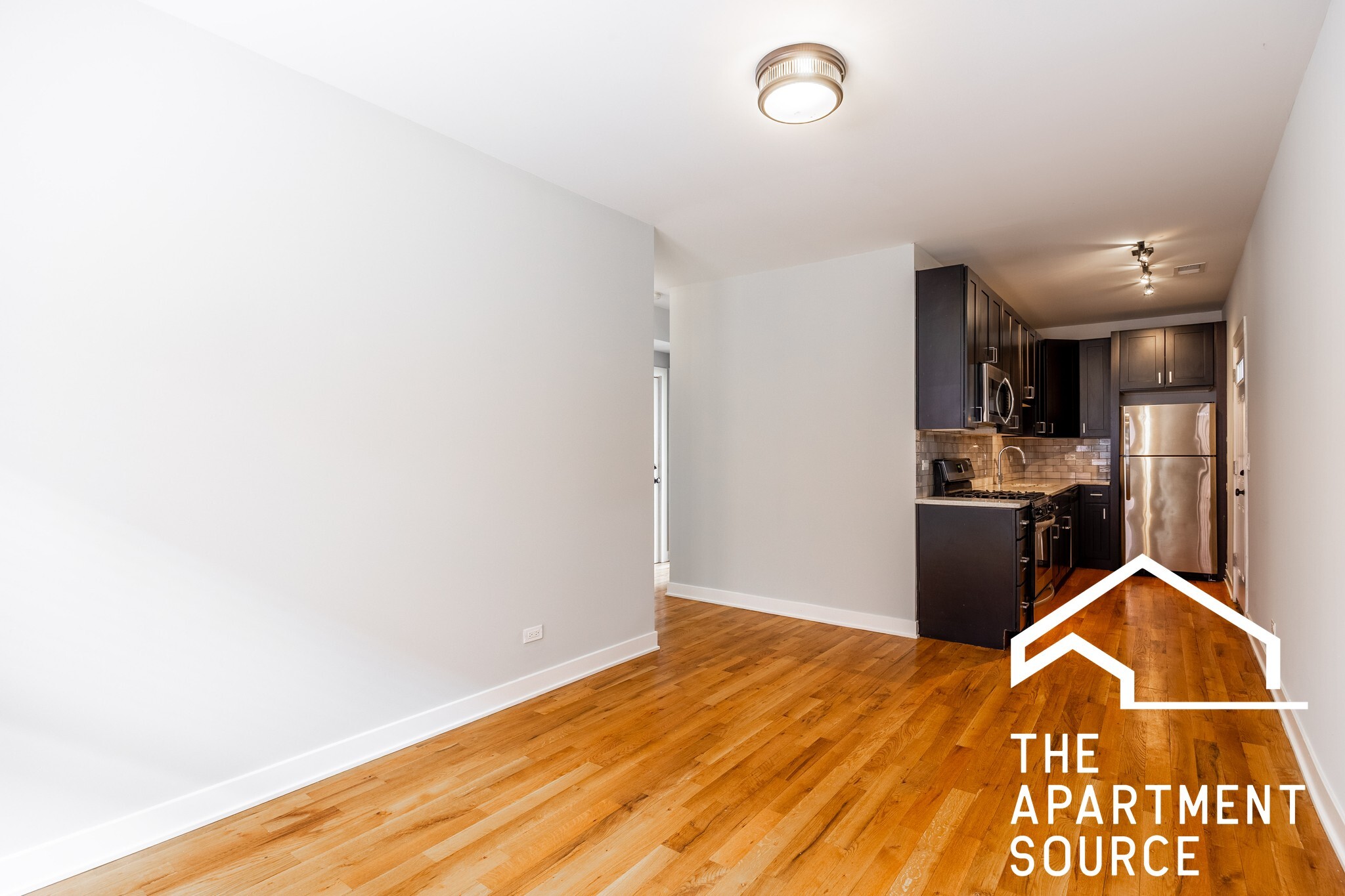 Building Photo - 2207 W Eastwood Ave