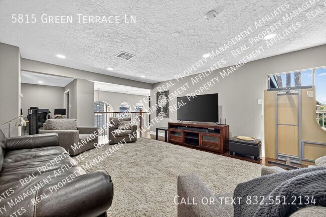 Building Photo - 5815 Green Terrace Ln