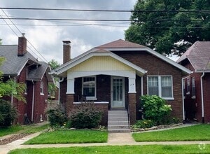 Building Photo - Crescent Hill  Charming Three Bedroom Bung...