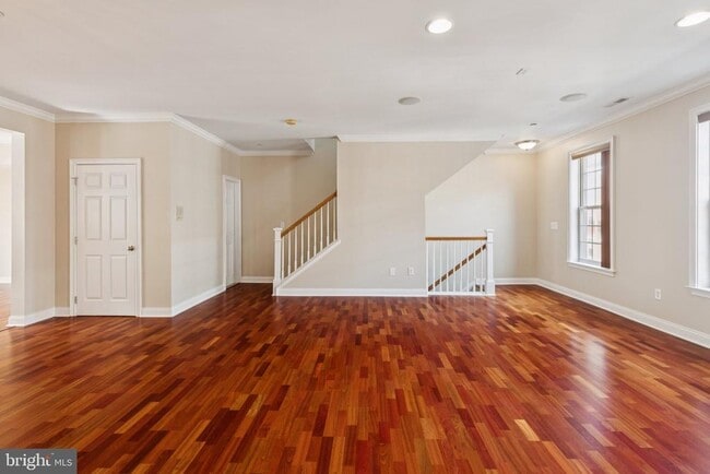 Building Photo - 105 Captains Way