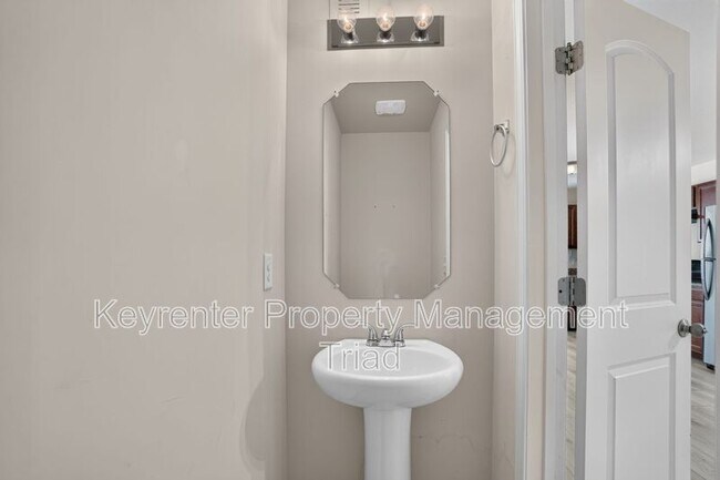 Building Photo - 1168 Brooksridge Way