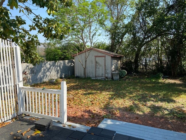Building Photo - 313 S Observatory Dr