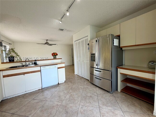Building Photo - 12619 NW 11th Pl