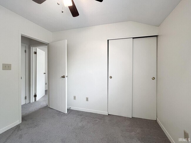 Building Photo - 513 E Graham Pl