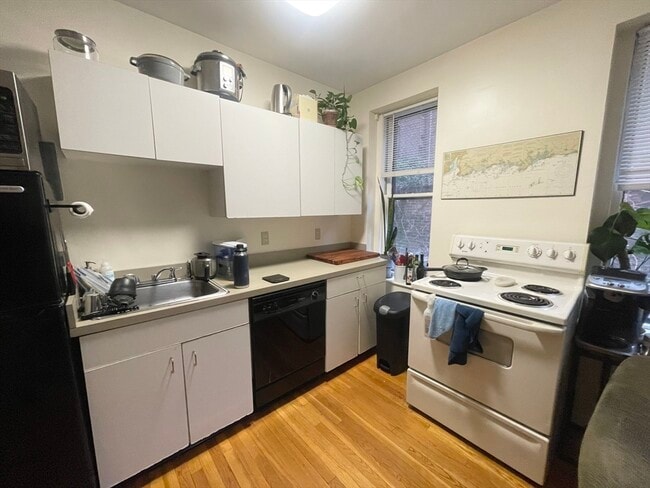 Building Photo - 68 Myrtle St