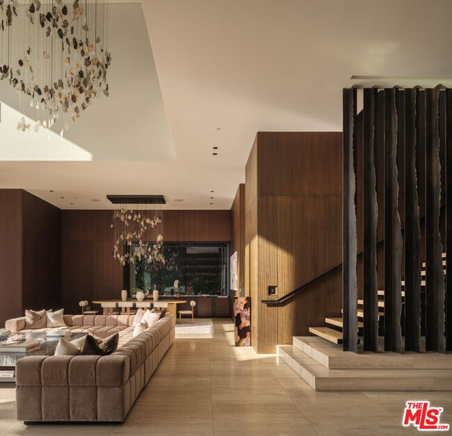 Building Photo - 1305 Collingwood Pl