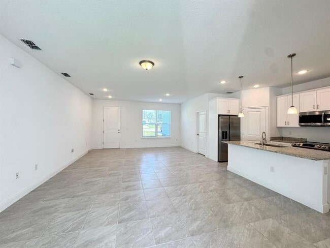 Building Photo - 442 Marion Oaks Course