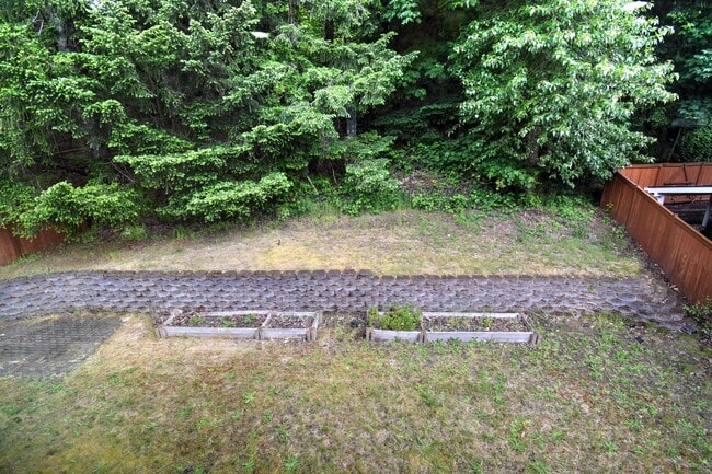 Building Photo - 6840 4th Ln SE