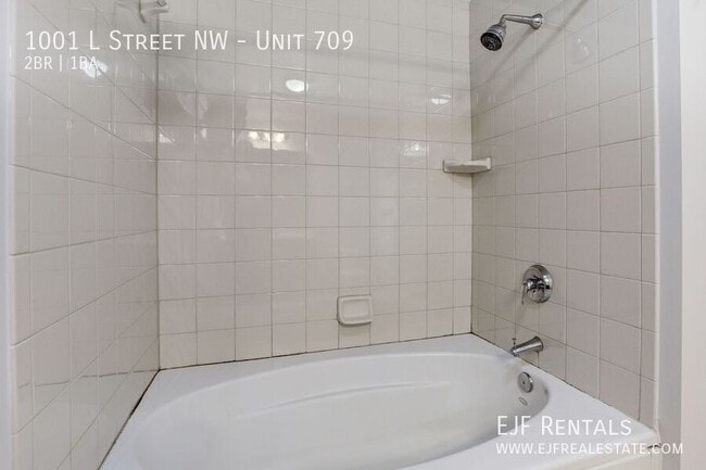 Building Photo - 1001 L St NW