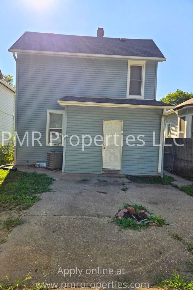 Building Photo - 421 N 7th St