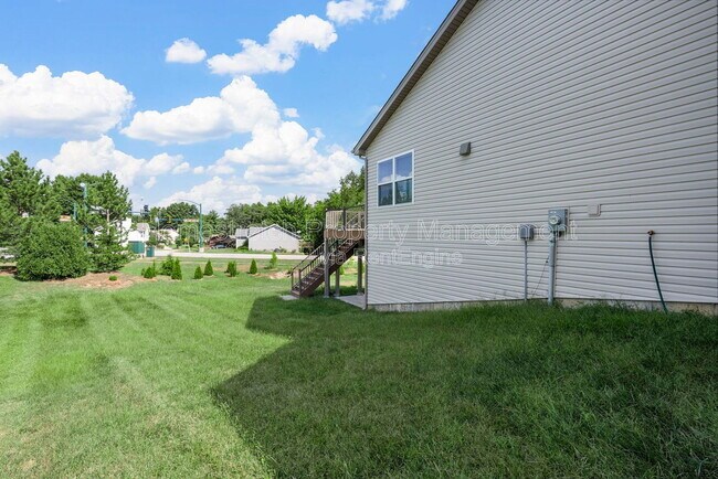 Building Photo - 521 Upper Ridgepointe Ct