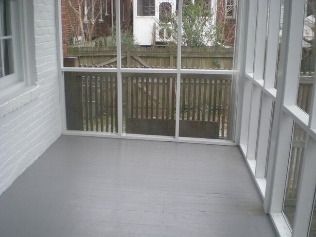 Building Photo - Sunny 3 BR / 2 BA Beautiful Home in Museum...