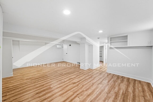 Building Photo - Charming Home with Central AC and Fenced Yard