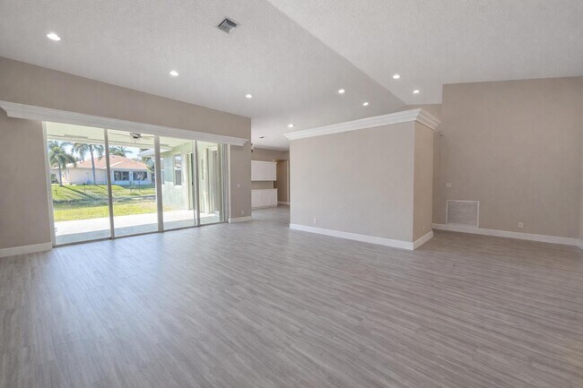 Building Photo - 1168 Hatteras Cir